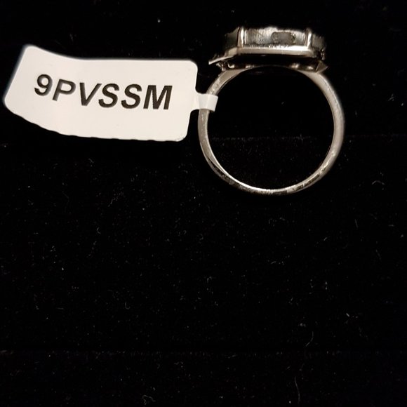 Stunning Unique Ring - Picture 3 of 5